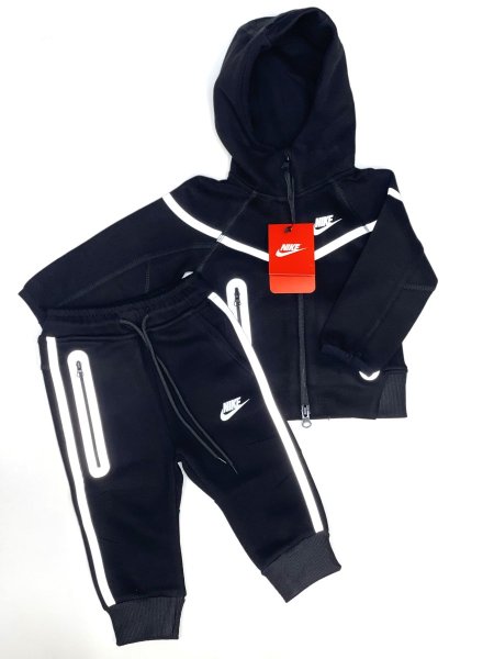 اسود مع عاكس