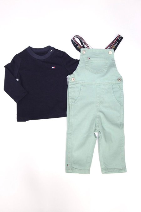 فيروزي وكحلي