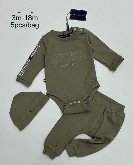 طقم بيبي - Tommy