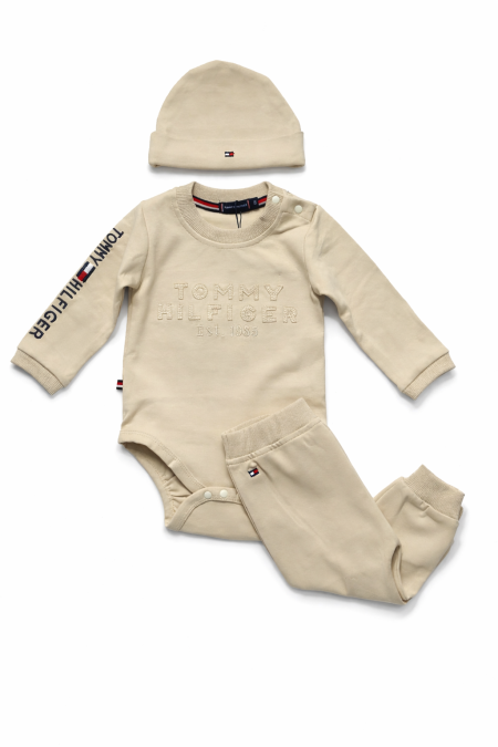 طقم بيبي - Tommy