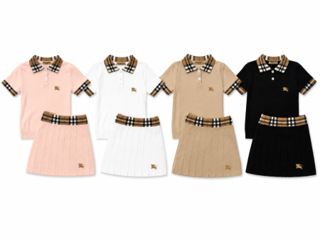 طقم Burberry بناتي